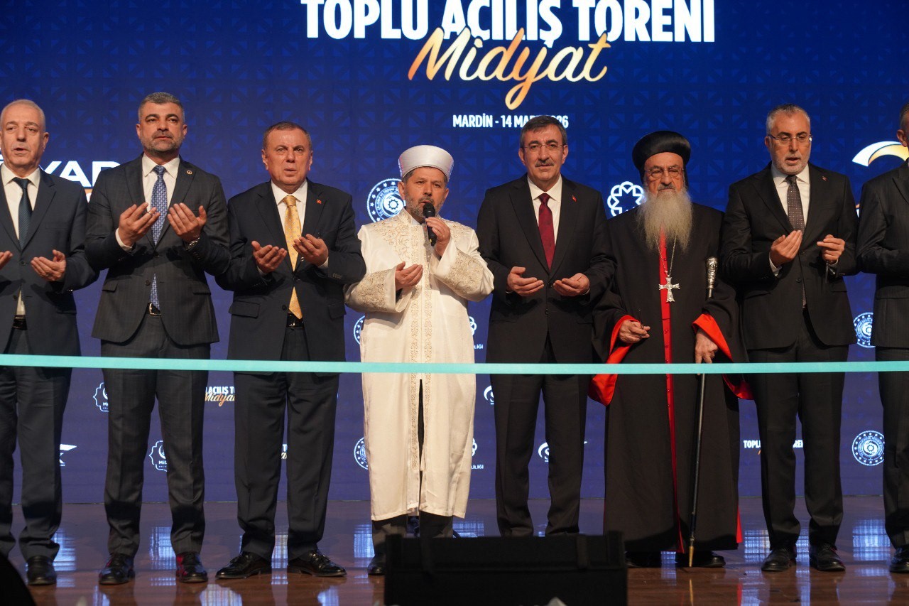 Cumhurbaşkanı Yardımcısı Yılmaz, Midyat’ta 2 milyar 660 milyon liralık yatırımların açılışını yaptı 9 cumhurbaskani yardimcisi yilmaz midyatta 2 milyar 660 milyon liralik yatirimlarin acilisini yapti 5 XkkaEpFP