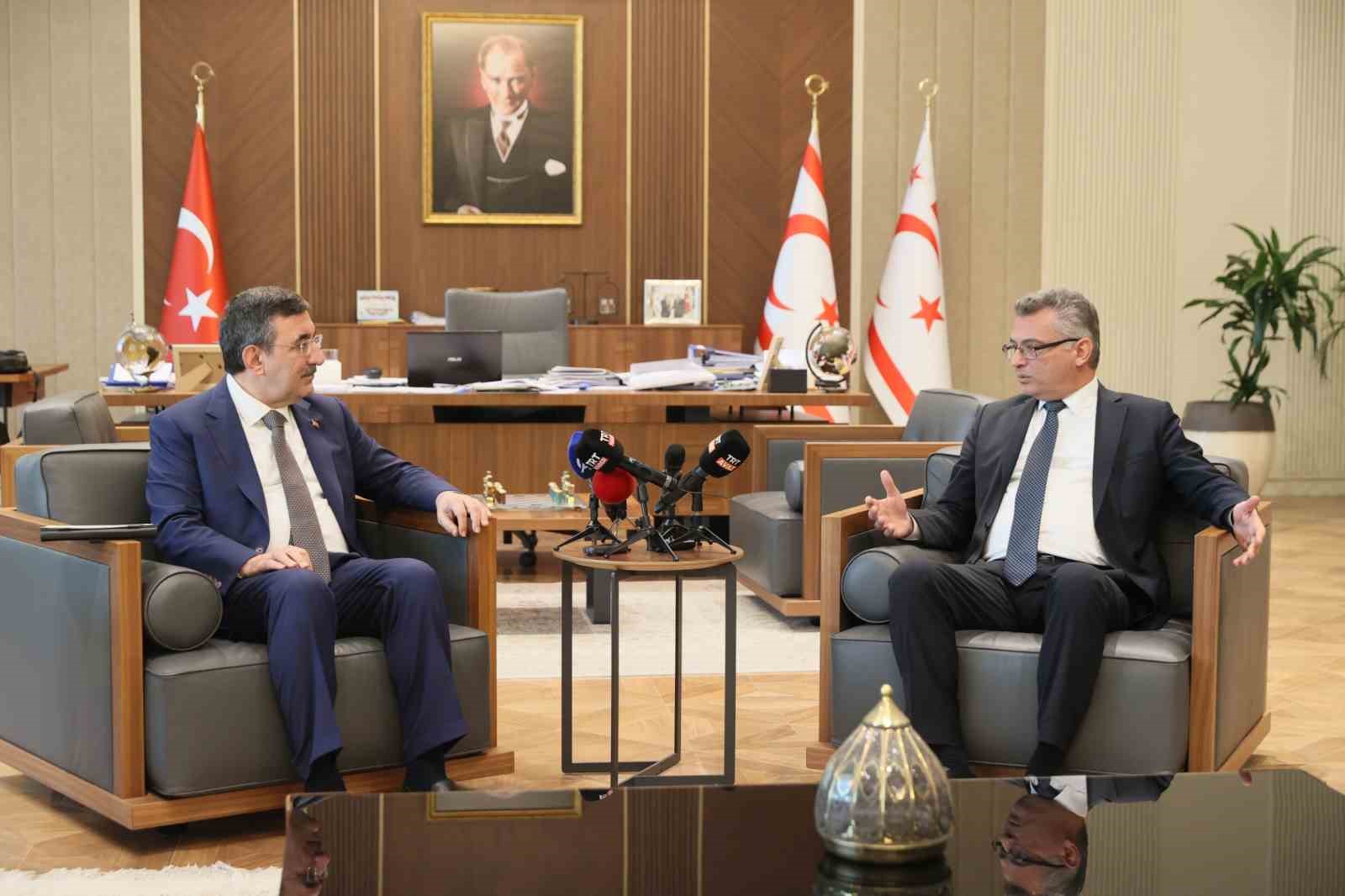 Cumhurbaşkanı Yardımcısı Yılmaz: "Rum tarafının adadaki askeri varlığımıza ilişkin söylemlerini hiçbir şekilde kabul etmiyoruz" 5 cumhurbaskani yardimcisi yilmaz rum tarafinin adadaki askeri varligimiza iliskin soylemlerini hicbir sekilde kabul etmiyoruz KldrHeP9