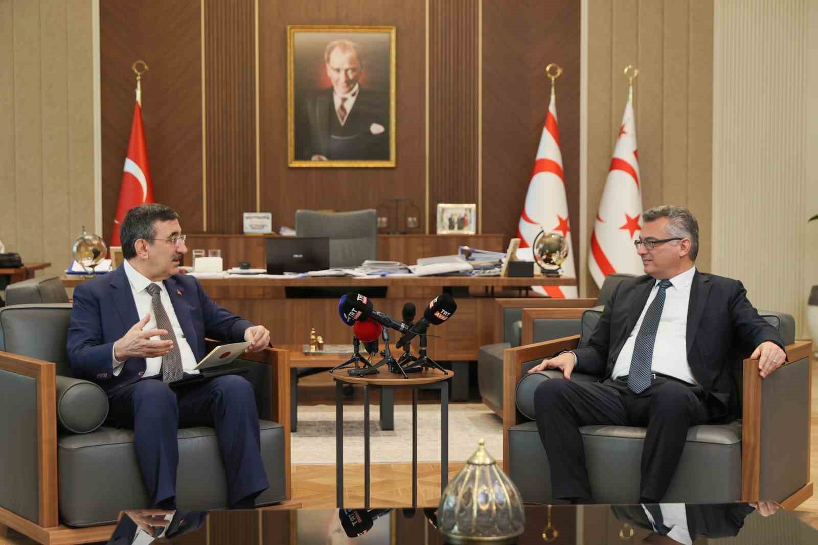 Cumhurbaşkanı Yardımcısı Yılmaz: "Rum tarafının adadaki askeri varlığımıza ilişkin söylemlerini hiçbir şekilde kabul etmiyoruz" 8 cumhurbaskani yardimcisi yilmaz rum tarafinin adadaki askeri varligimiza iliskin soylemlerini hicbir sekilde kabul etmiyoruz PV4l1kMi