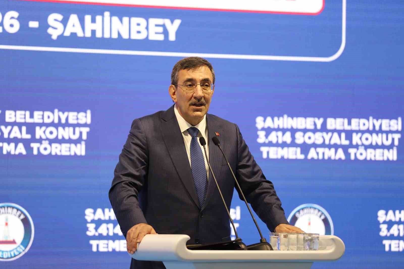 cumhurbaskani yardimcisi yilmaz sahinbey belediyesinin yaptigini metropol bir belediye yapamiyor 0 jyM8zpYF