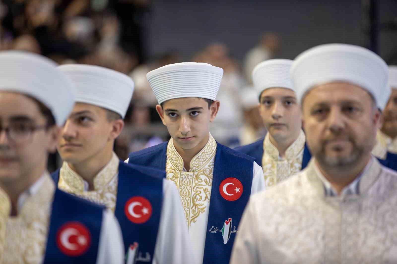 cumhurbaskani yardimcisi yilmaz sakaryada hafizlik icazet merasimine katildi 2 N2VpC3Bn