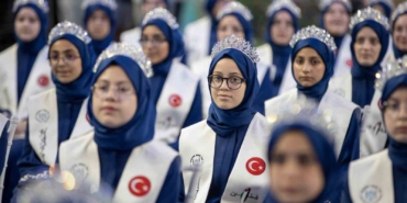 cumhurbaskani-yardimcisi-yilmaz-sakaryada-hafizlik-icazet-merasimine-katildi-GqzbbZwL.jpg