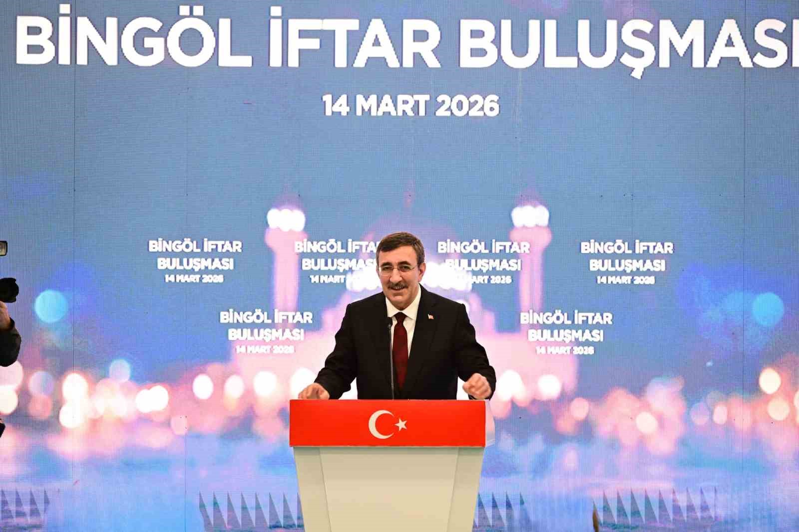 cumhurbaskani yardimcisi yilmaz savaslardan uzaklasilmasi yonunde her turlu gayreti sarf ederken bir taraftan da 2RvC5WI5