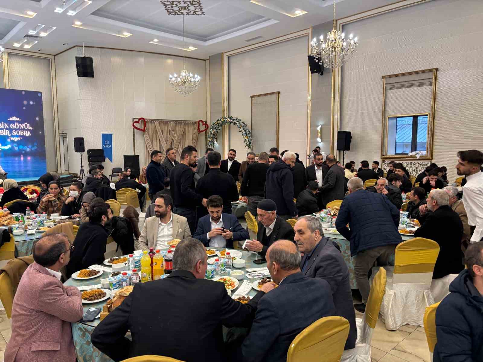 cumhurbaskani yardimcisi yilmaz savaslardan uzaklasilmasi yonunde her turlu gayreti sarf ederken bir taraftan da FVjmhW6H