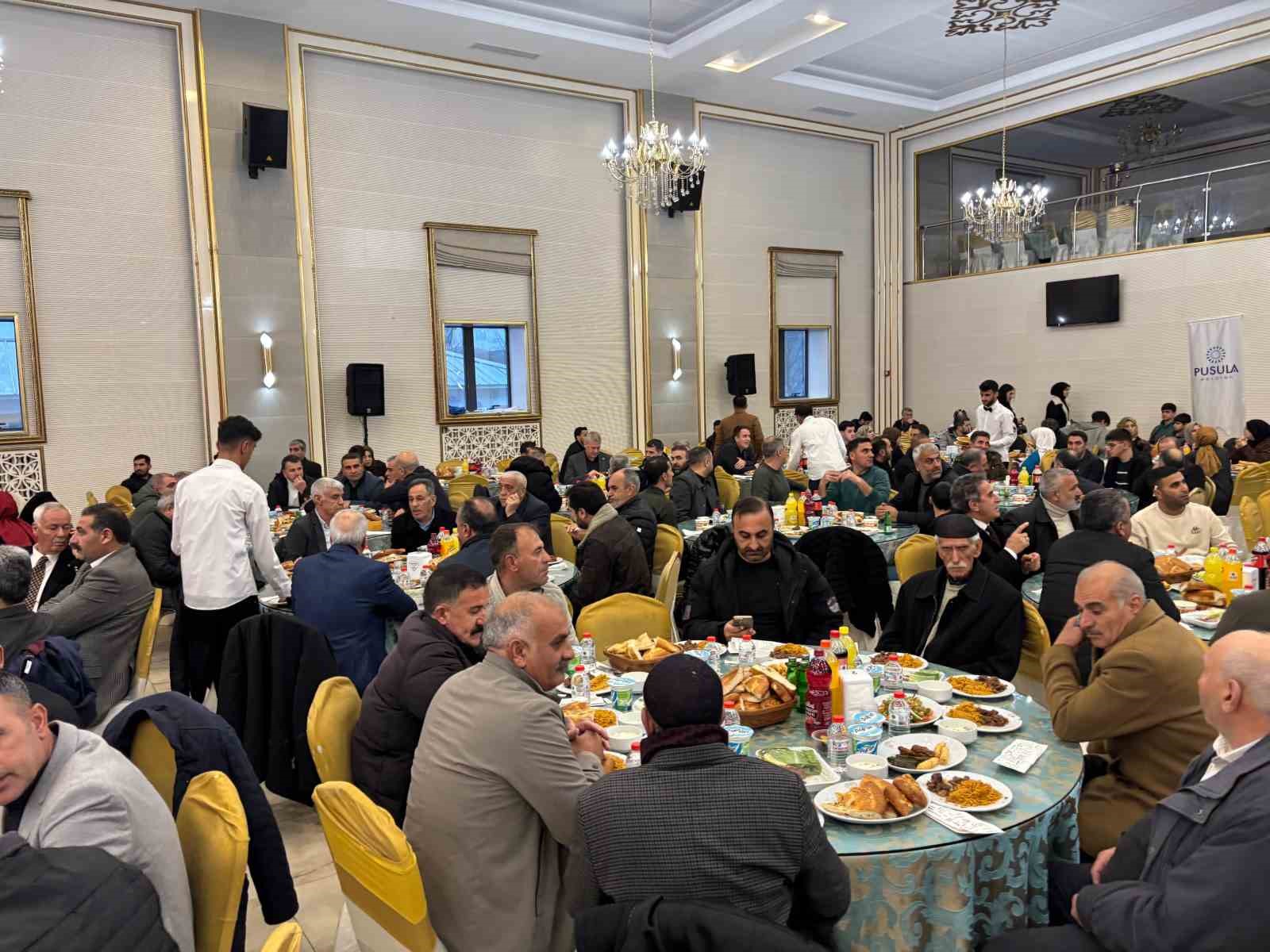 cumhurbaskani yardimcisi yilmaz savaslardan uzaklasilmasi yonunde her turlu gayreti sarf ederken bir taraftan da