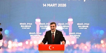cumhurbaskani-yardimcisi-yilmaz-savaslardan-uzaklasilmasi-yonunde-her-turlu-gayreti-sarf-ederken-bir-taraftan-da-igujblHG.jpg