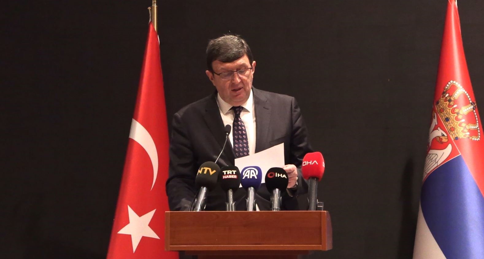 cumhurbaskani yardimcisi yilmaz sirbistan ile ticaret hacmimizi 5 milyar dolara cikarmaya emin adimlarla ilerlemekteyiz