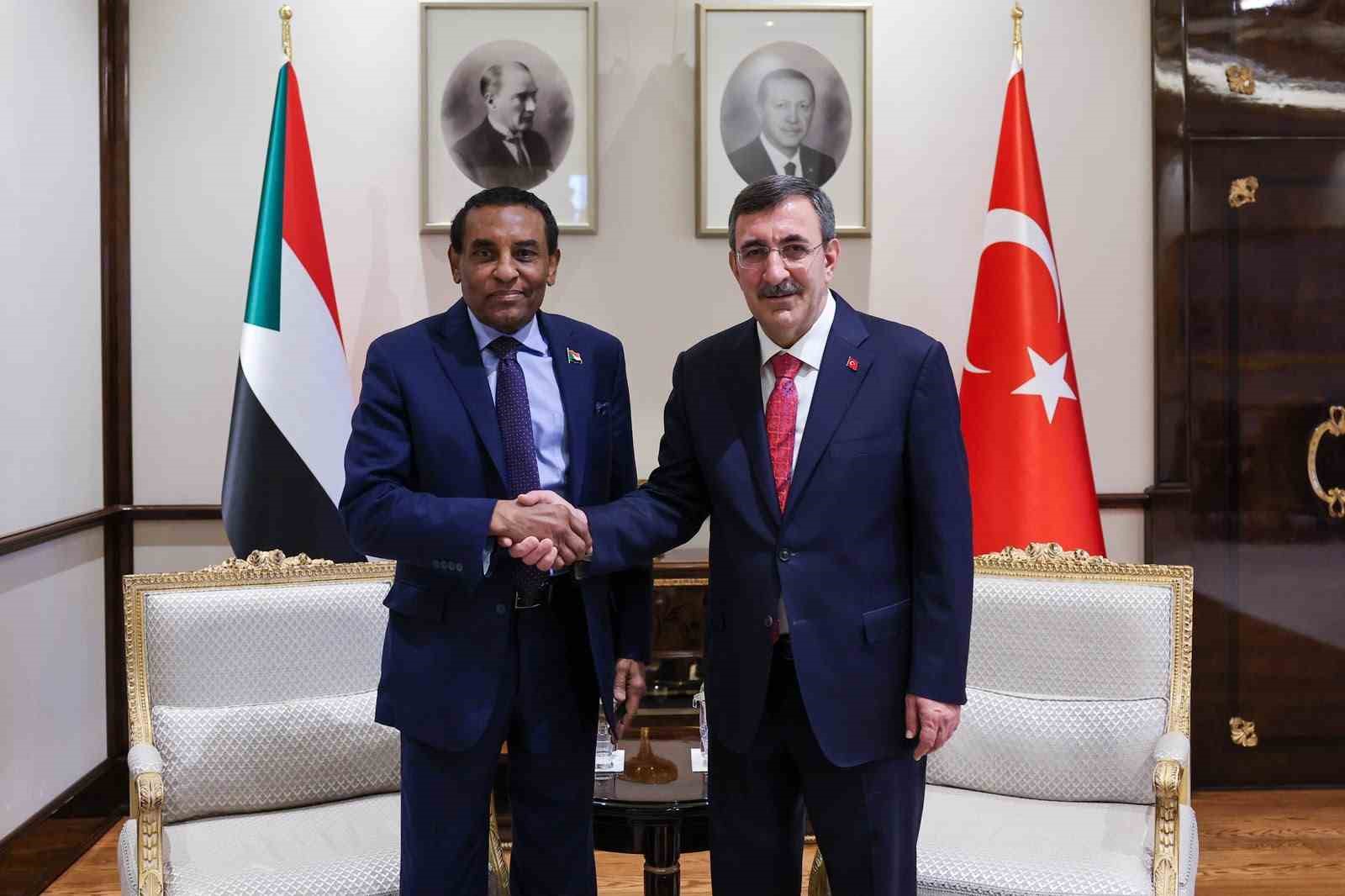 cumhurbaskani yardimcisi yilmaz sudan basbakani idris ile gorustu 0 TPVyf8NK