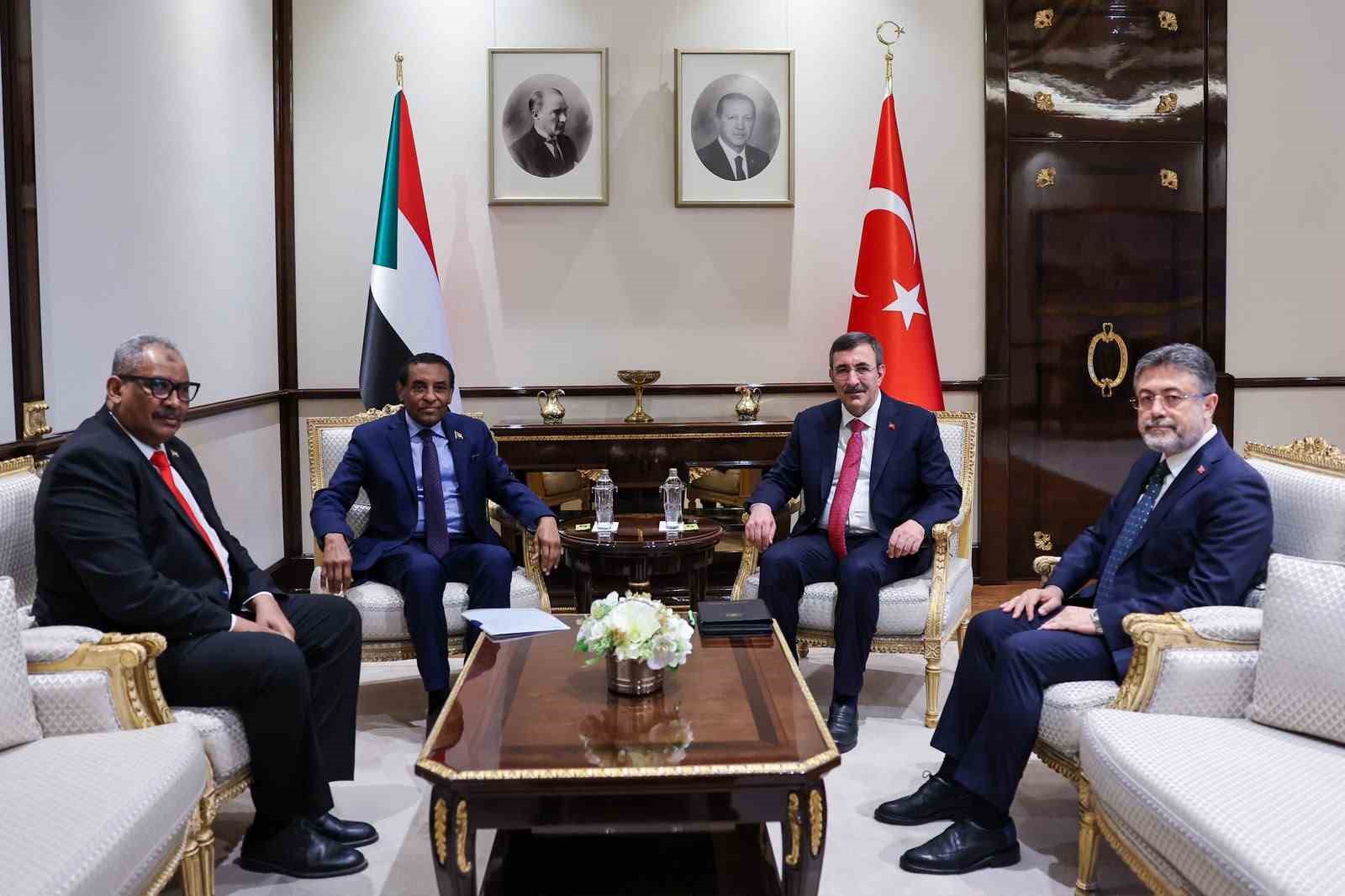 cumhurbaskani yardimcisi yilmaz sudan basbakani idris ile gorustu 1 zAHK4NVj