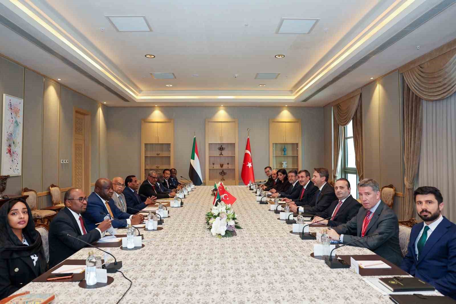 cumhurbaskani yardimcisi yilmaz sudan basbakani idris ile gorustu 2 RnmDD4RK