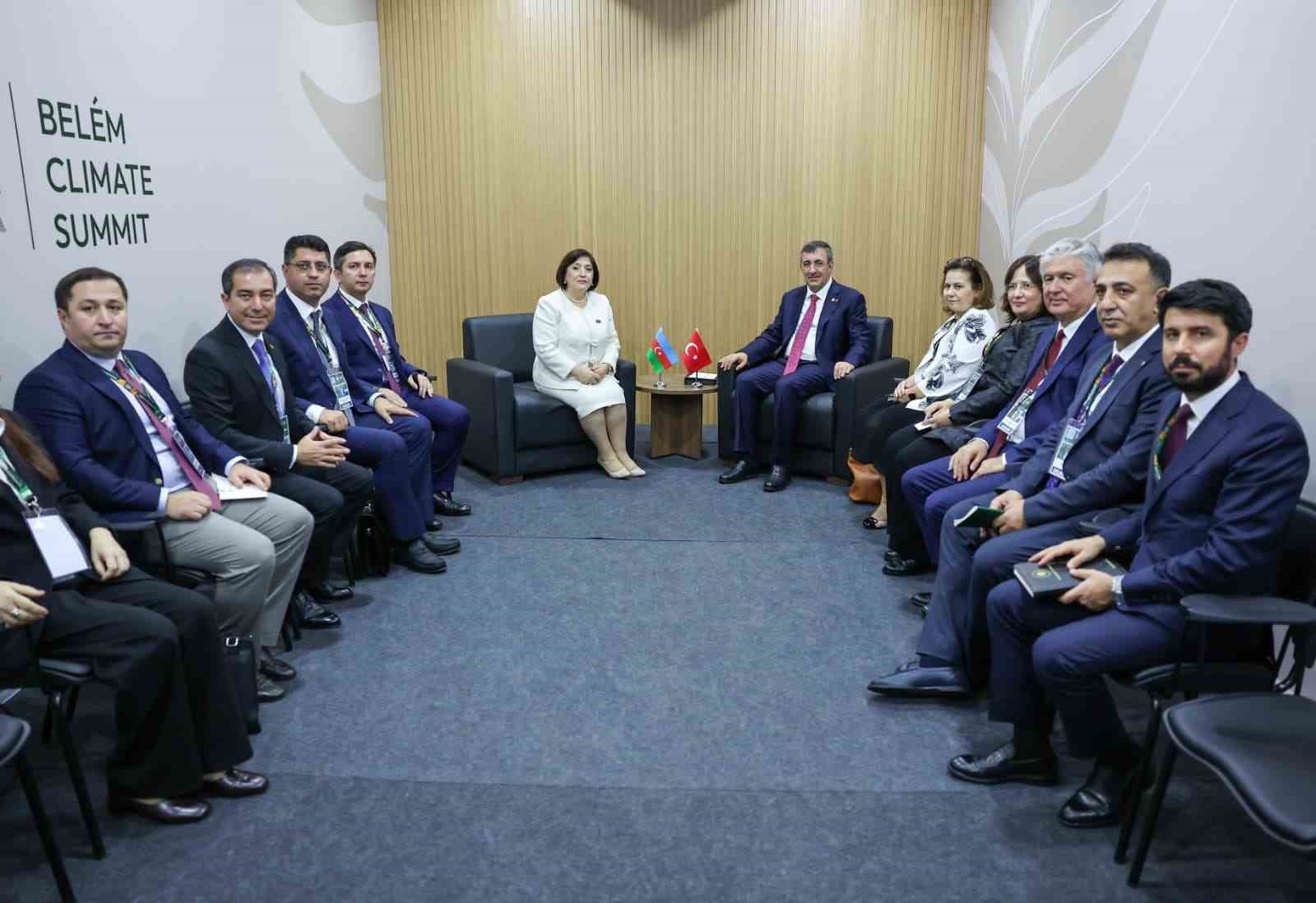 cumhurbaskani yardimcisi yilmaz suriye devlet baskani es sara ile bir araya geldi 2 iRA9e37n