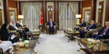 cumhurbaskani-yardimcisi-yilmaz-suudi-arabistan-yatirim-bakani-el-falih-ile-bir-araya-geldi-XATRevm9.jpg