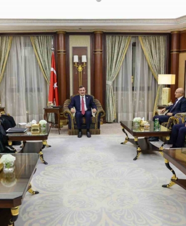 cumhurbaskani-yardimcisi-yilmaz-suudi-arabistan-yatirim-bakani-el-falih-ile-bir-araya-geldi-XATRevm9.jpg
