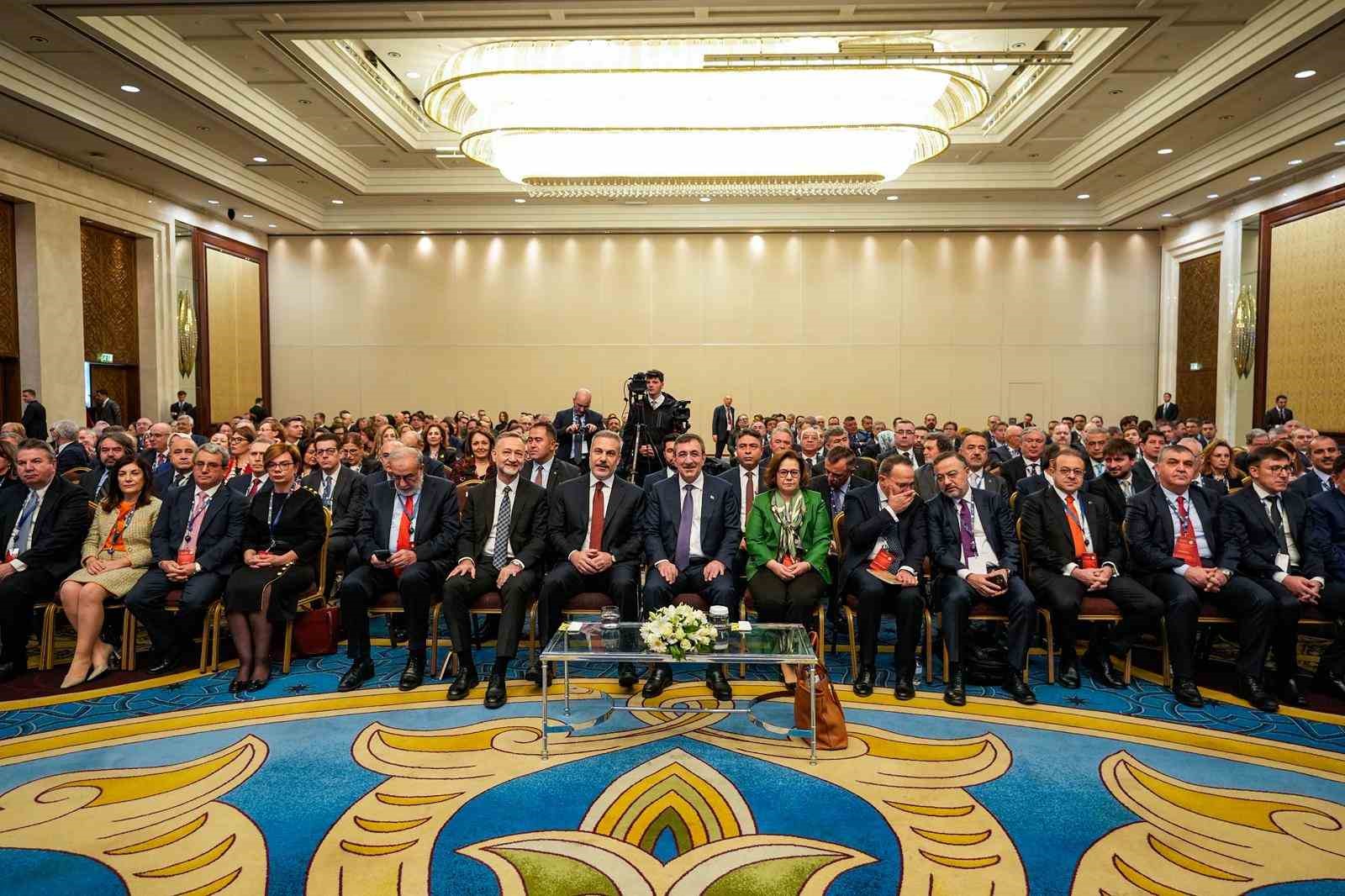 Cumhurbaşkanı Yardımcısı Yılmaz: "Türkiye bugün insani duruş ve stratejik akılla düzen kurucu aktör konumundadır" 6 cumhurbaskani yardimcisi yilmaz turkiye bugun insani durus ve stratejik akilla duzen kurucu aktor konumundadir