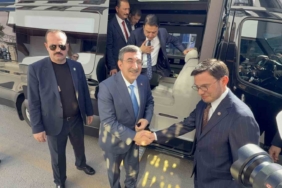 cumhurbaskani-yardimcisi-yilmaz-turkiye-cevresindeki-tum-krizlere-ragmen-istikrarini-koruyor-DnHA8CXh.jpg