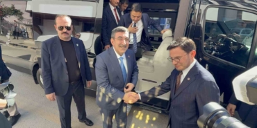 cumhurbaskani-yardimcisi-yilmaz-turkiye-cevresindeki-tum-krizlere-ragmen-istikrarini-koruyor-DnHA8CXh.jpg
