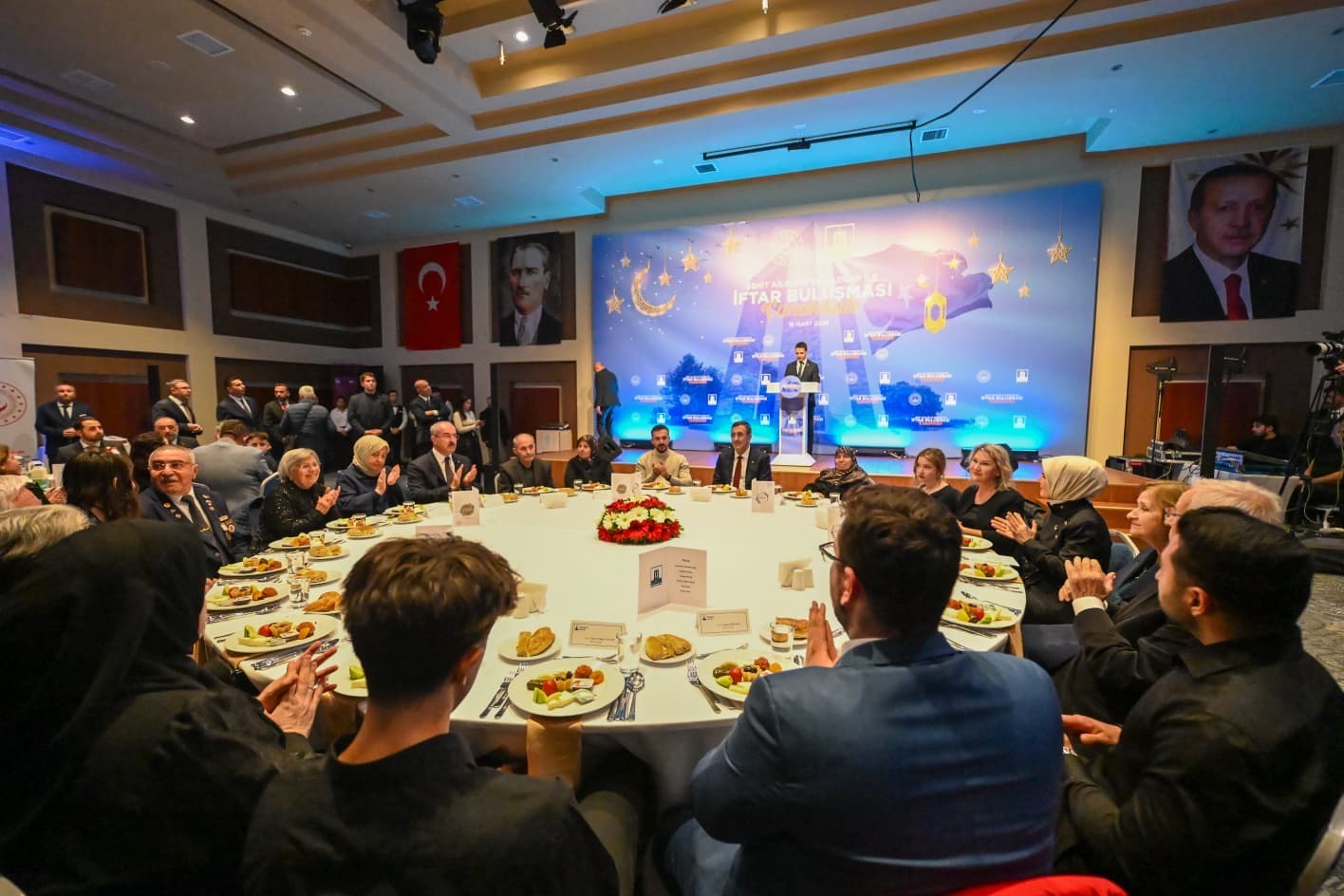 cumhurbaskani yardimcisi yilmaz turkiye disarida dengeli bir siyaset yuruturken iceride huzuru kalici hale getirecek dVXtqGPI