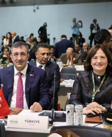 cumhurbaskani-yardimcisi-yilmaz-turkiye-iklim-degisikligi-ile-mucadelede-guney-ve-kuzey-arasinda-bir-kopru-Zv8BGrZC.jpg