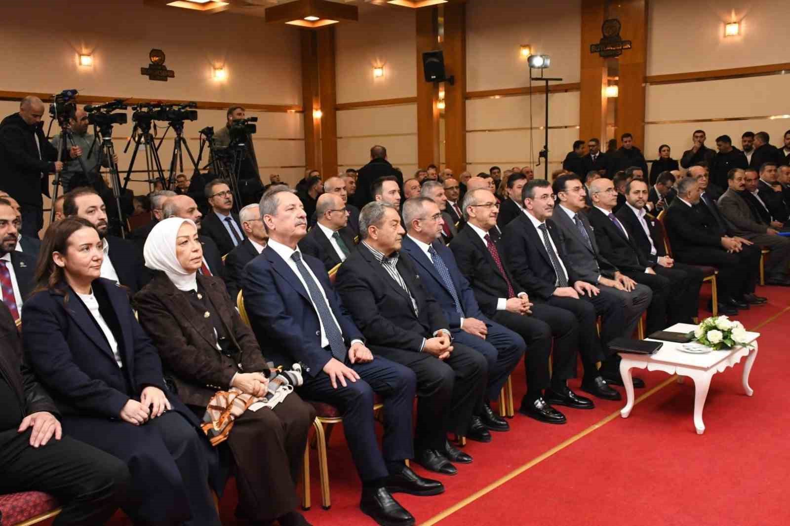 Cumhurbaşkanı Yardımcısı Yılmaz: "Türkiye üretim ihracat ve istihdamda yoluna güçlü şekilde devam ediyor" 5 cumhurbaskani yardimcisi yilmaz turkiye uretim ihracat ve istihdamda yoluna guclu sekilde devam ediyor 1