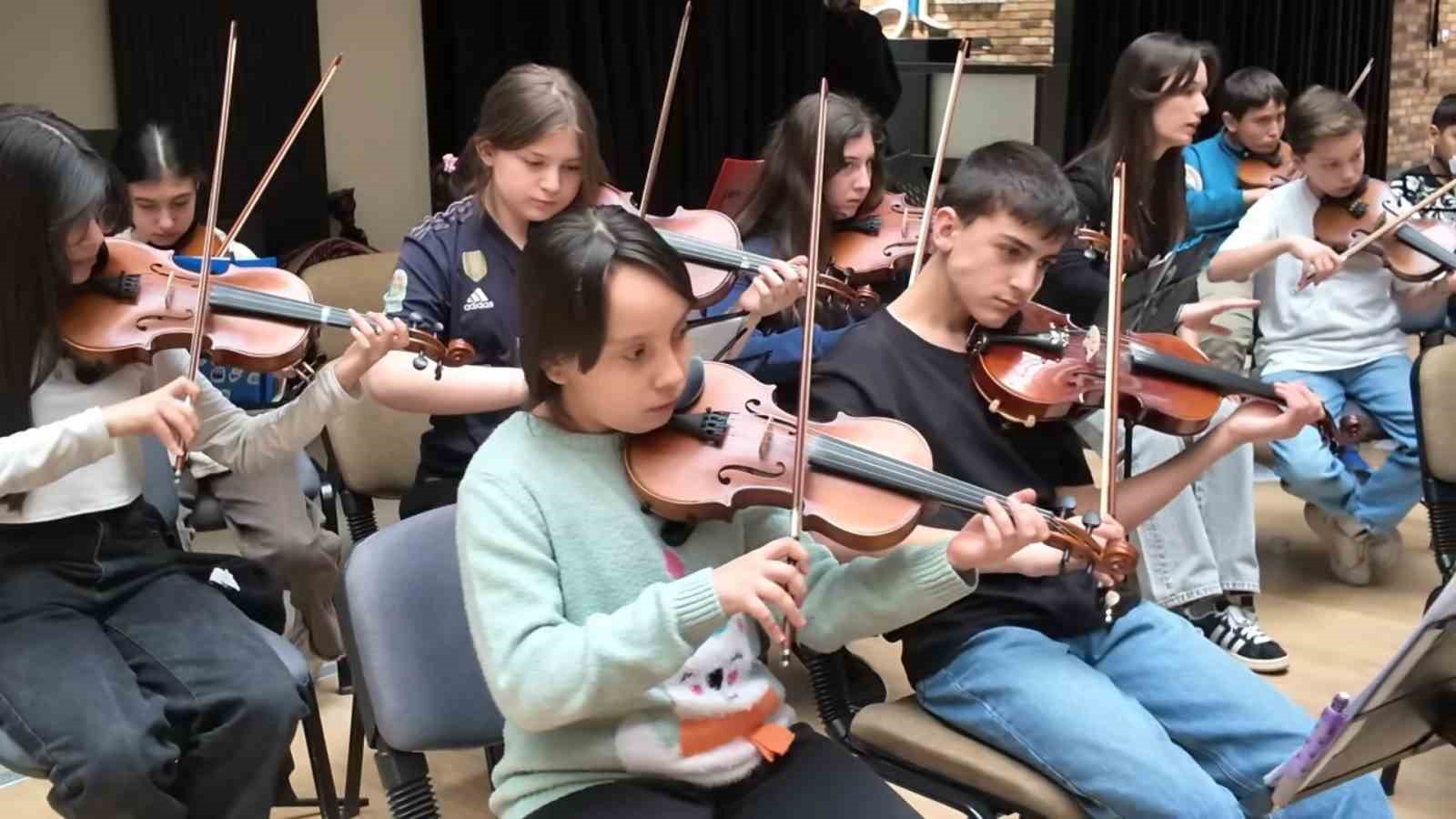 Cumhurbaşkanlığı Çocuk Orkestrası ve Korosu, yaklaşık bin çocukla birlikte 23 Nisan’da sahne alacak 7 cumhurbaskanligi cocuk orkestrasi ve korosu yaklasik bin cocukla birlikte 23 nisanda sahne alacak 3