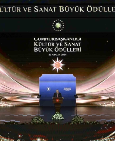 cumhurbaskanligi-kultur-ve-sanat-buyuk-odulleri-sahiplerini-buluyor-Fh9bKpG7.jpg
