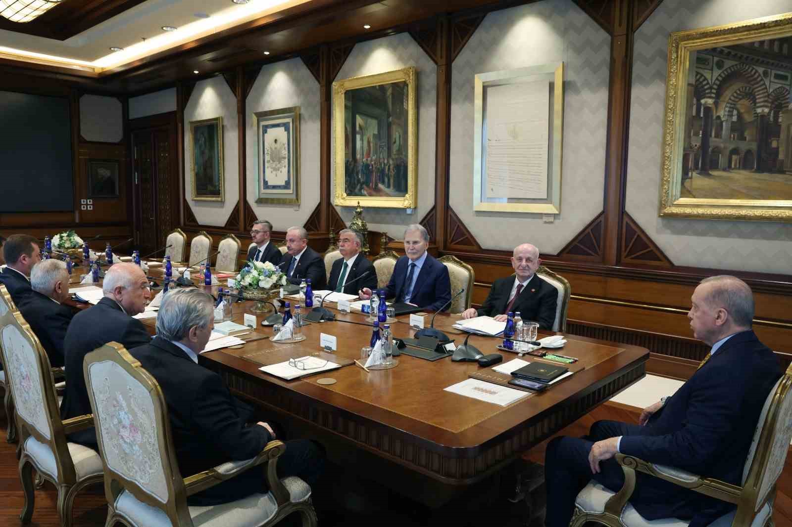cumhurbaskanligi yuksek istisare kurulu cumhurbaskani erdogan baskanliginda toplandi 1 tRAQFHVy