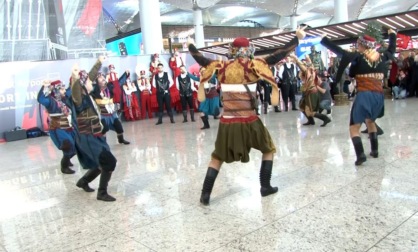 Cumhuriyet Bayramı İstanbul Havalimanı’nda coşkuyla kutlandı 5 cumhuriyet bayrami istanbul havalimaninda coskuyla kutlandi 1 tDjH7qtA
