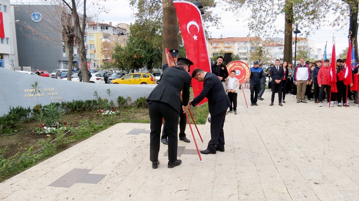 cumhuriyet bayrami mudanyada coskuyla kutlandi 2