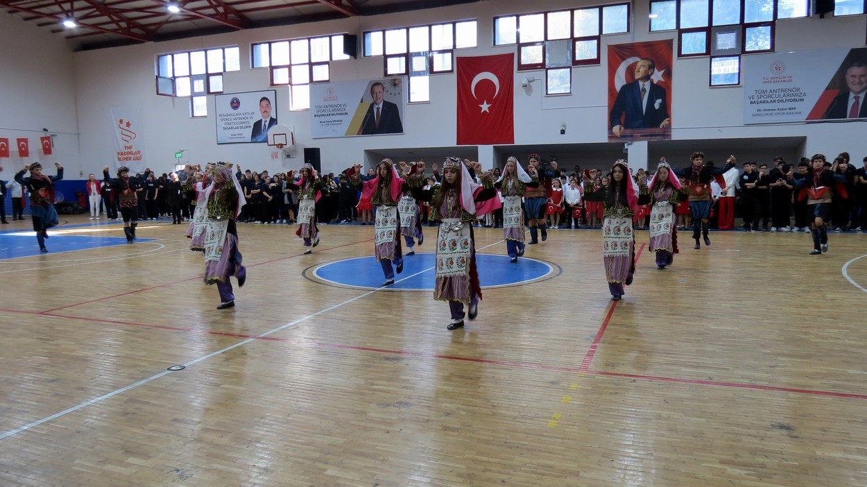cumhuriyet bayrami mudanyada coskuyla kutlandi 6 bkeGcTMk