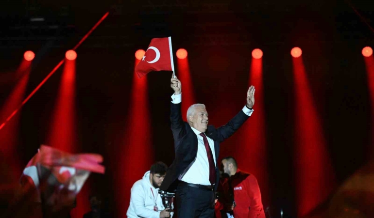 cumhuriyet-coskusu-bursayi-sariyor-K9KRbDC9.jpg