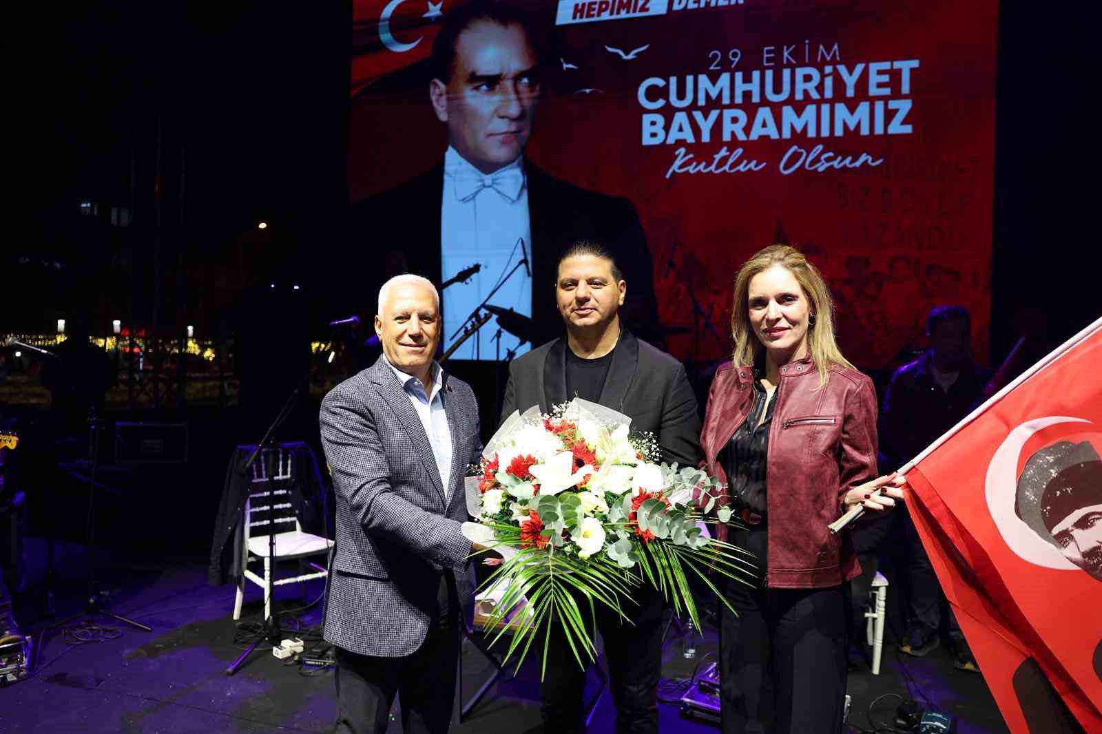 cumhuriyet coskusu kubat ile zirve yapti 0