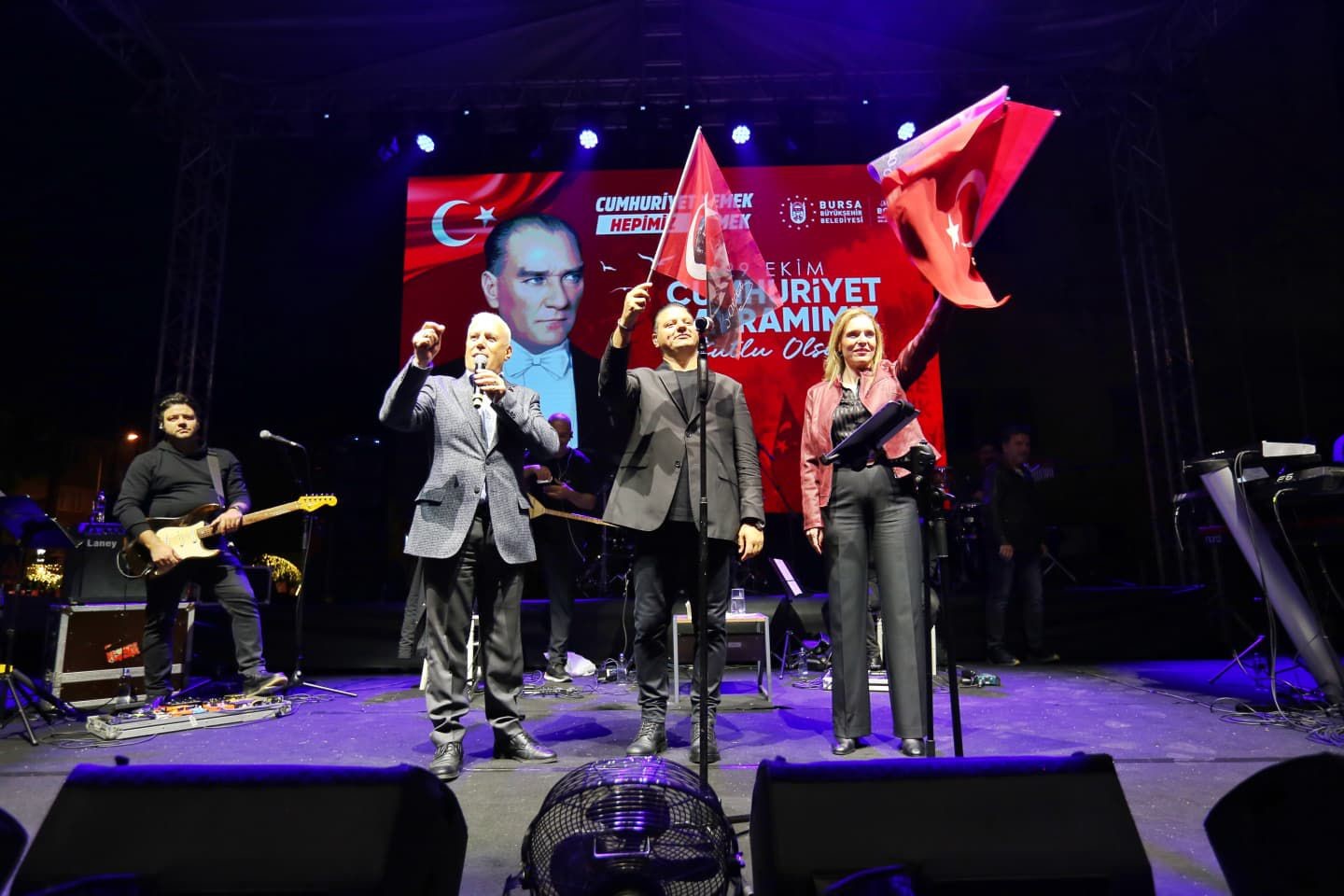 cumhuriyet coskusu kubat ile zirve yapti 3 bFHdIZYD