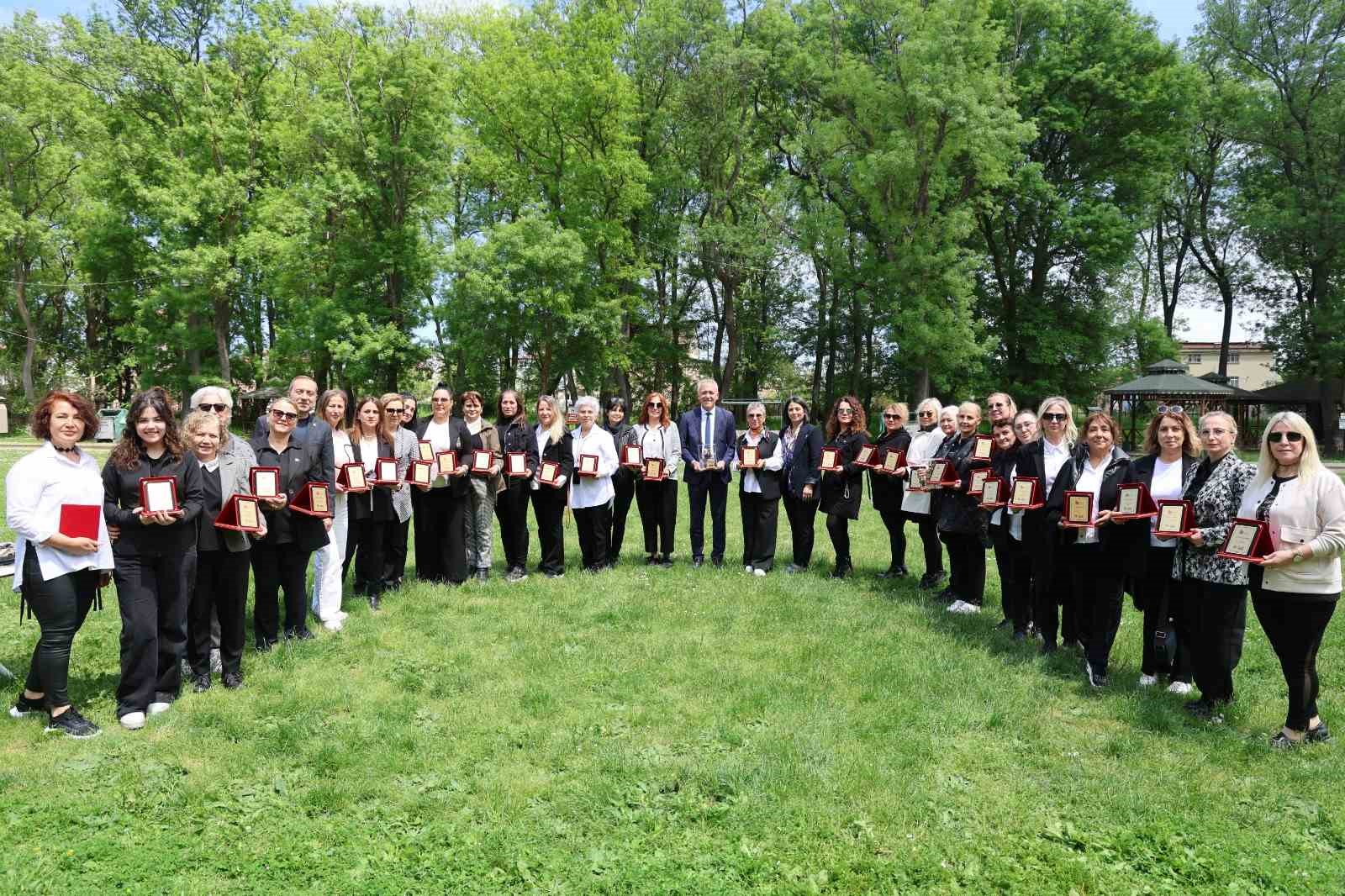 cumhuriyet kadinlari bandosu ankara yolcusu 0 y6v2eLek