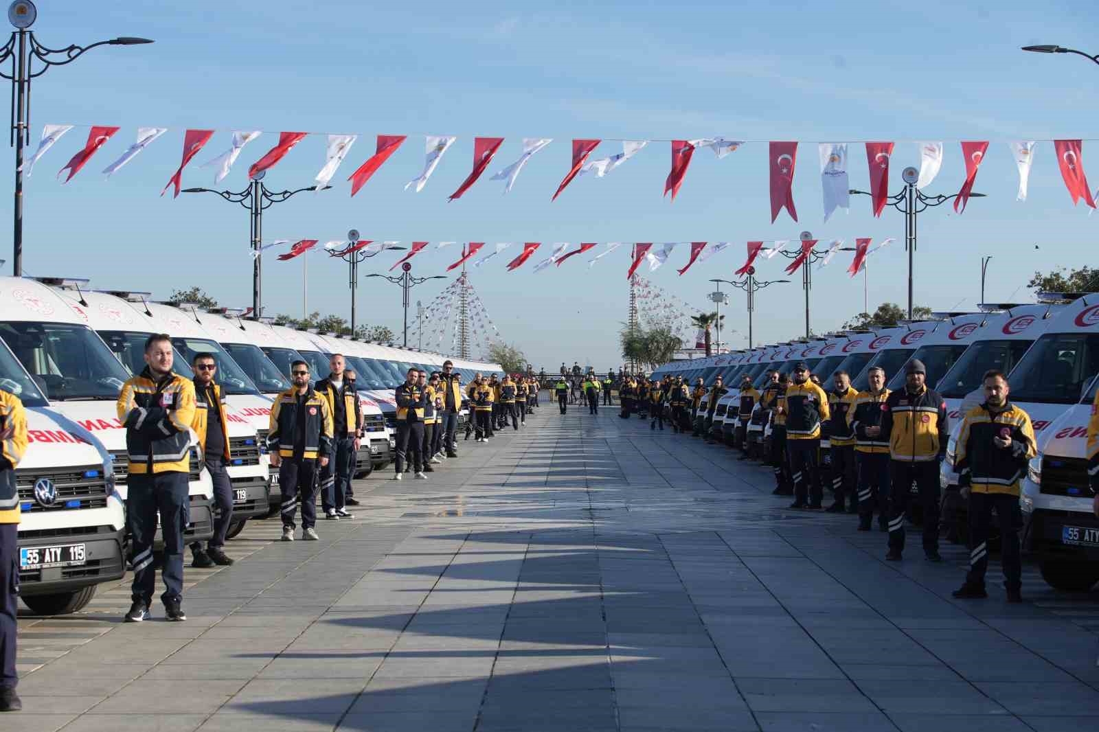 Cumhuriyet tarihinde ilk: SBB’nin aldığı 100 ambulans sağlık filosuna katıldı 7 cumhuriyet tarihinde ilk sbbnin aldigi 100 ambulans saglik filosuna katildi 3 FcQEwD97