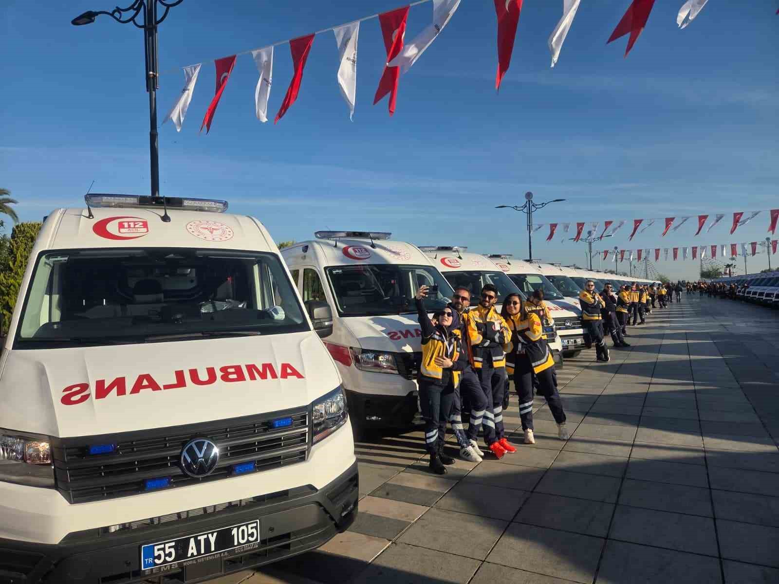 Cumhuriyet tarihinde ilk: SBB’nin aldığı 100 ambulans sağlık filosuna katıldı 13 cumhuriyet tarihinde ilk sbbnin aldigi 100 ambulans saglik filosuna katildi 9 b8IddldX
