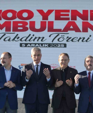 cumhuriyet-tarihinde-ilk-sbbnin-aldigi-100-ambulans-saglik-filosuna-katildi-vLBPWHcL.jpg