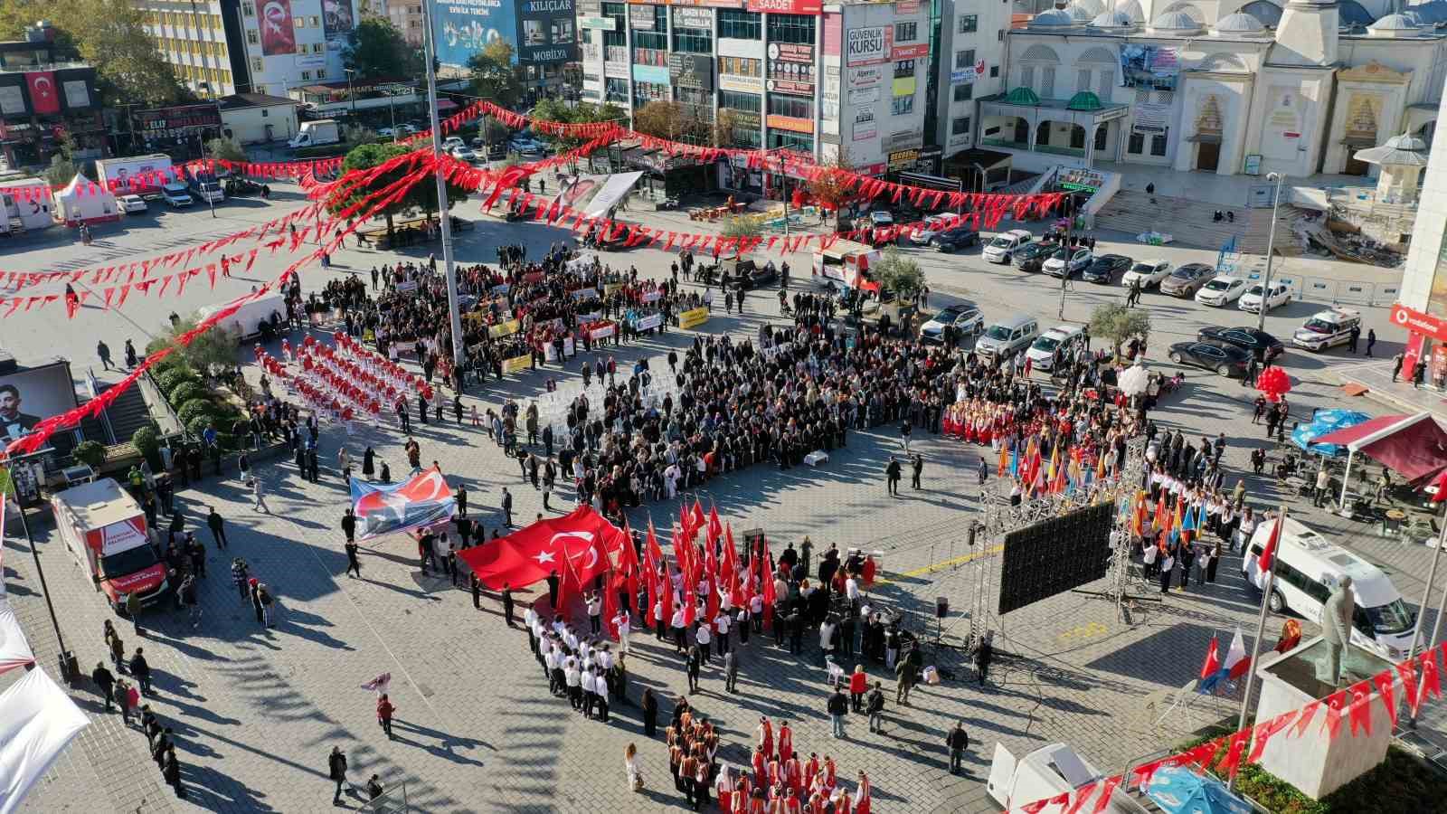 cumhuriyetin 102 yilinda esenyurtta gorkemli kutlama 0 JvI3IcGv