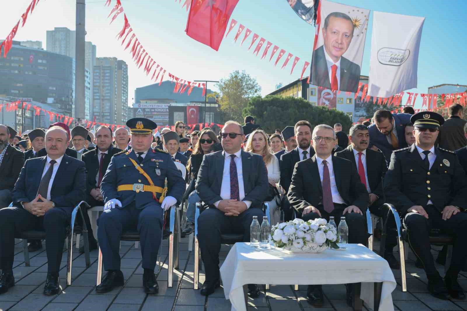 cumhuriyetin 102 yilinda esenyurtta gorkemli kutlama 6 l3uNch3M