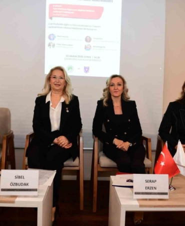 cumhuriyetin-egitimci-ilk-kadin-milletvekilleri-osmangazide-konusuldu-v29JHUdF.jpg