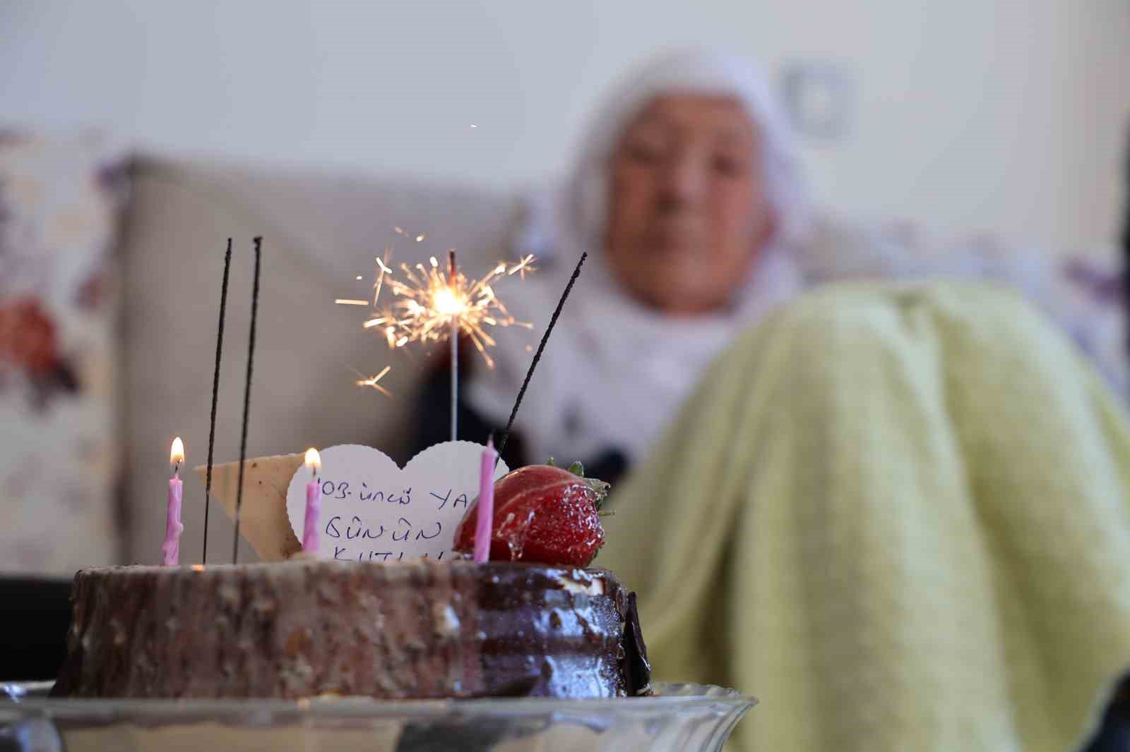 cumhuriyetle yasit nazife nineye anneler gunu surprizi 3 pegGe3uM