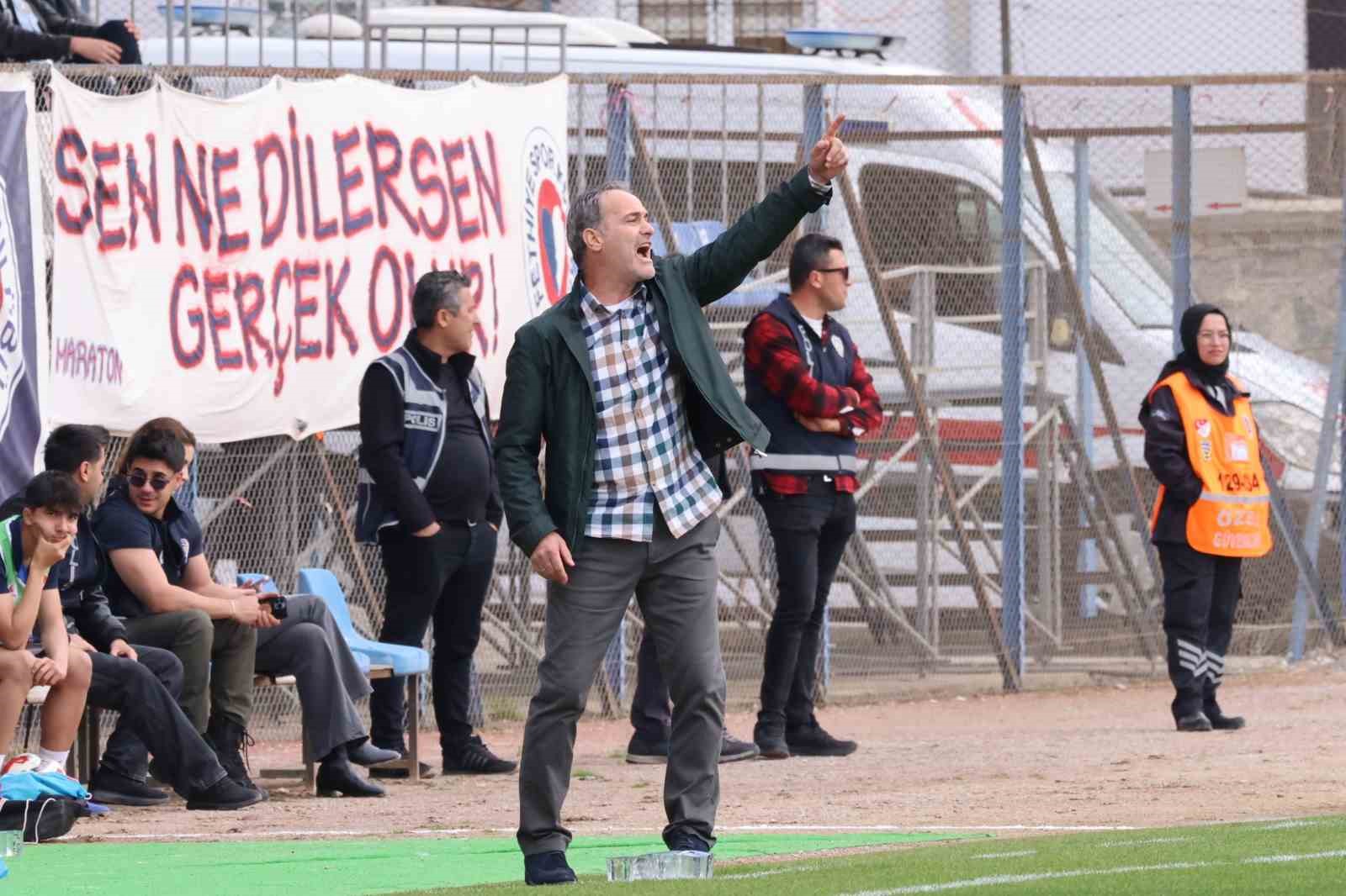 cuneyt bicer oyuncularimiz sahaya istediklerimizi yansitti 0 EjBfChCW
