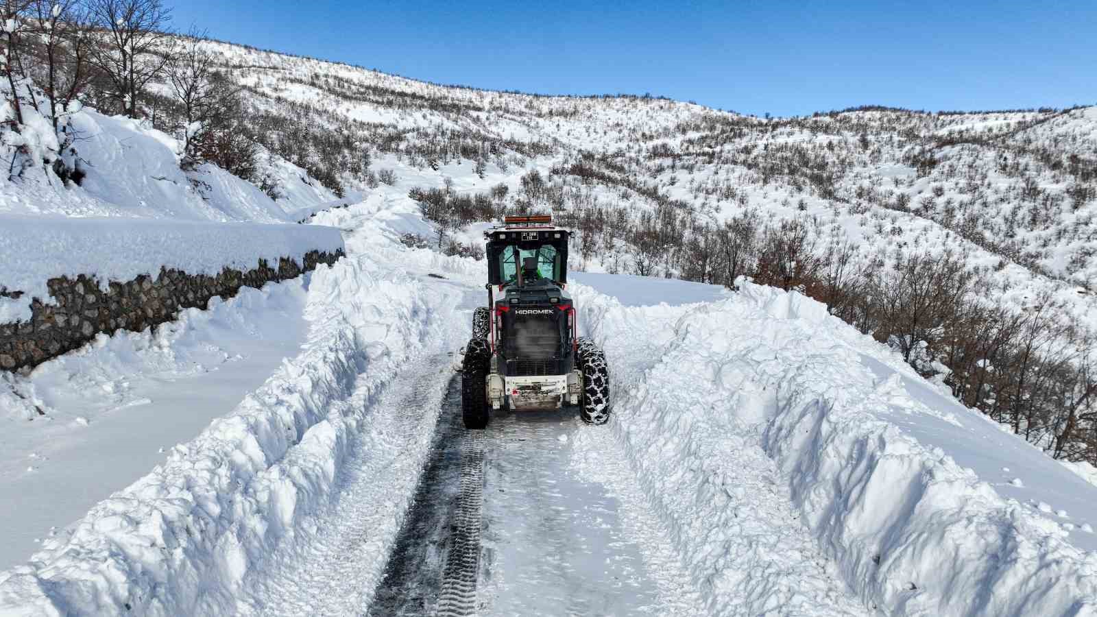 cunguste bin 500 metre rakimda yollar kardan temizleniyor 1 PiAjfzHB