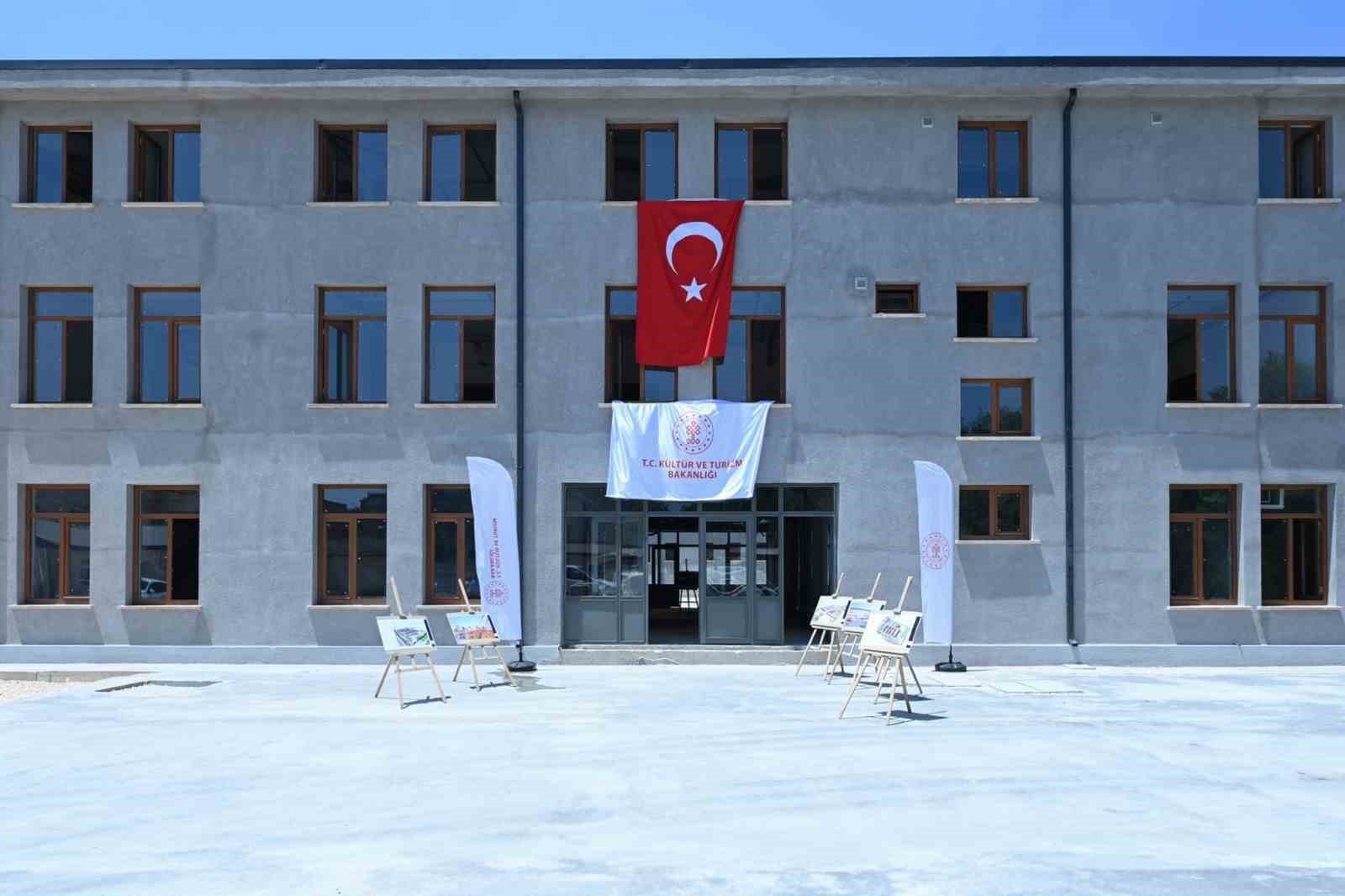 Cunta rejimin karanlık yüzü Diyarbakır Cezaevi, kültür ve sanat adası oluyor 9 cunta rejimin karanlik yuzu diyarbakir cezaevi kultur ve sanat adasi oluyor 5 nN821TNu