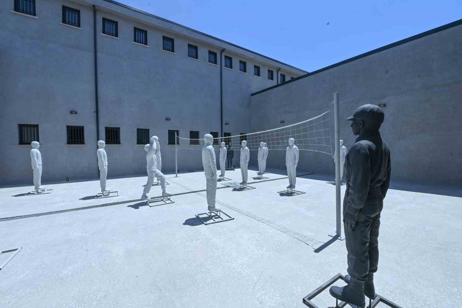 Cunta rejimin karanlık yüzü Diyarbakır Cezaevi, kültür ve sanat adası oluyor 11 cunta rejimin karanlik yuzu diyarbakir cezaevi kultur ve sanat adasi oluyor 7 chTlDf4G