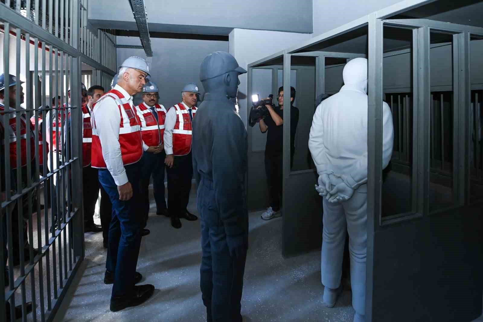 Cunta rejimin karanlık yüzü Diyarbakır Cezaevi, kültür ve sanat adası oluyor 12 cunta rejimin karanlik yuzu diyarbakir cezaevi kultur ve sanat adasi oluyor 8