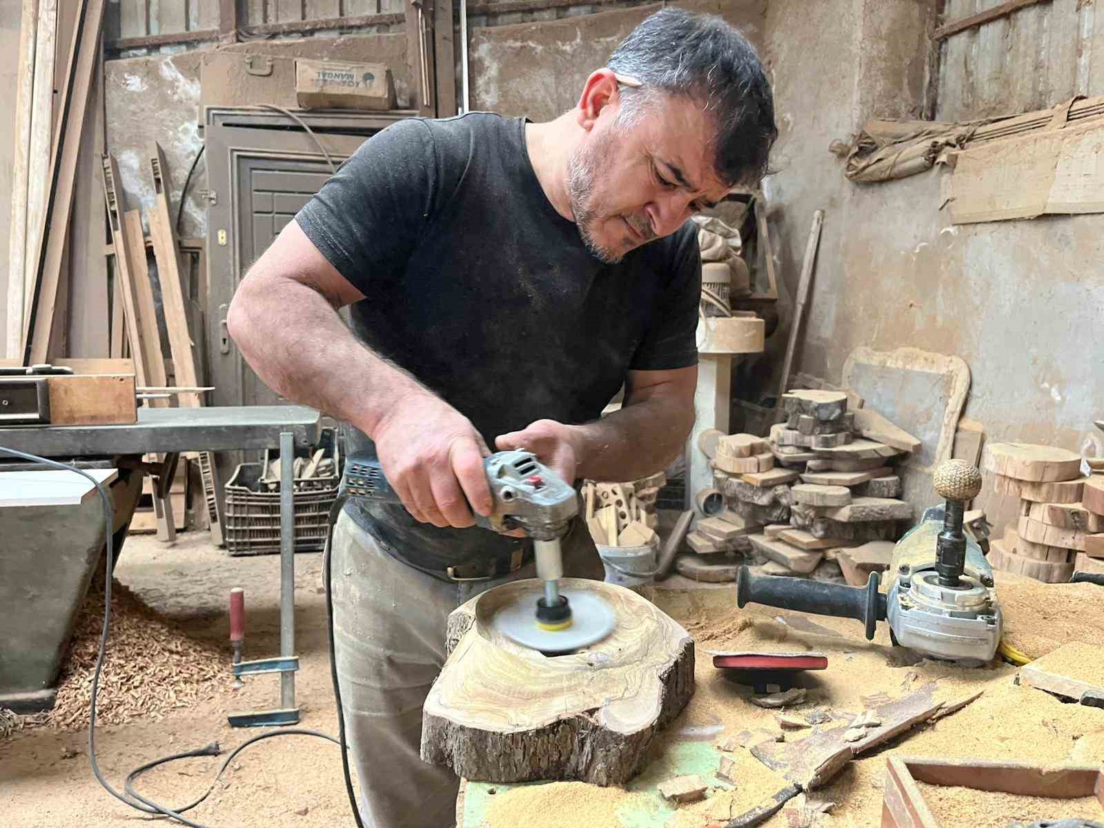 curumus zeytin agaclarini sanat eserine donusturuyor 10 AX3vkOQs