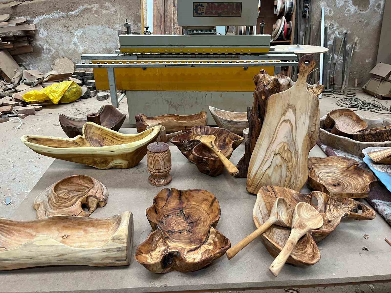 curumus zeytin agaclarini sanat eserine donusturuyor 4 Ift95Pzp