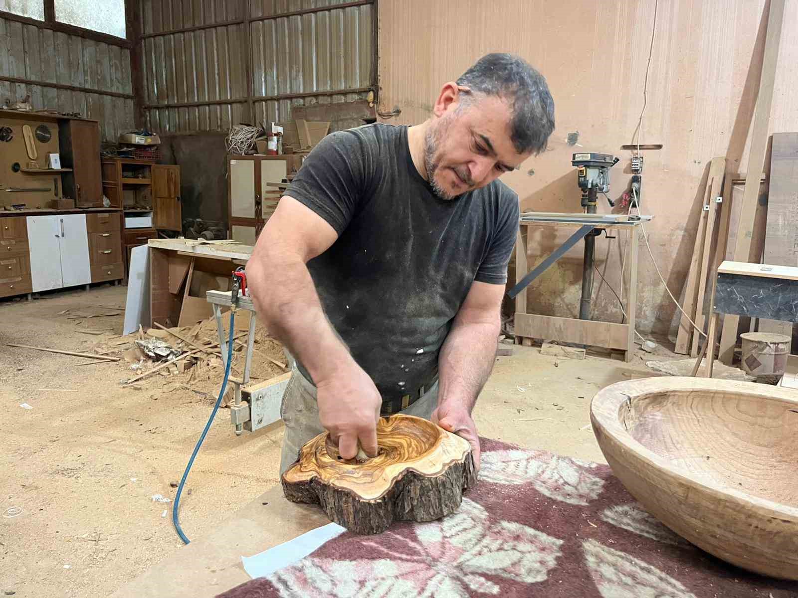 curumus zeytin agaclarini sanat eserine donusturuyor 7 3NCXVdY7