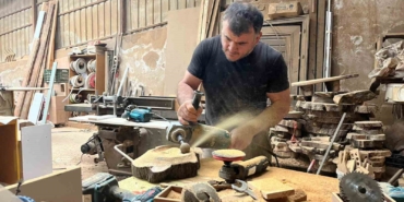 curumus-zeytin-agaclarini-sanat-eserine-donusturuyor-J3rzPM1Y.jpg