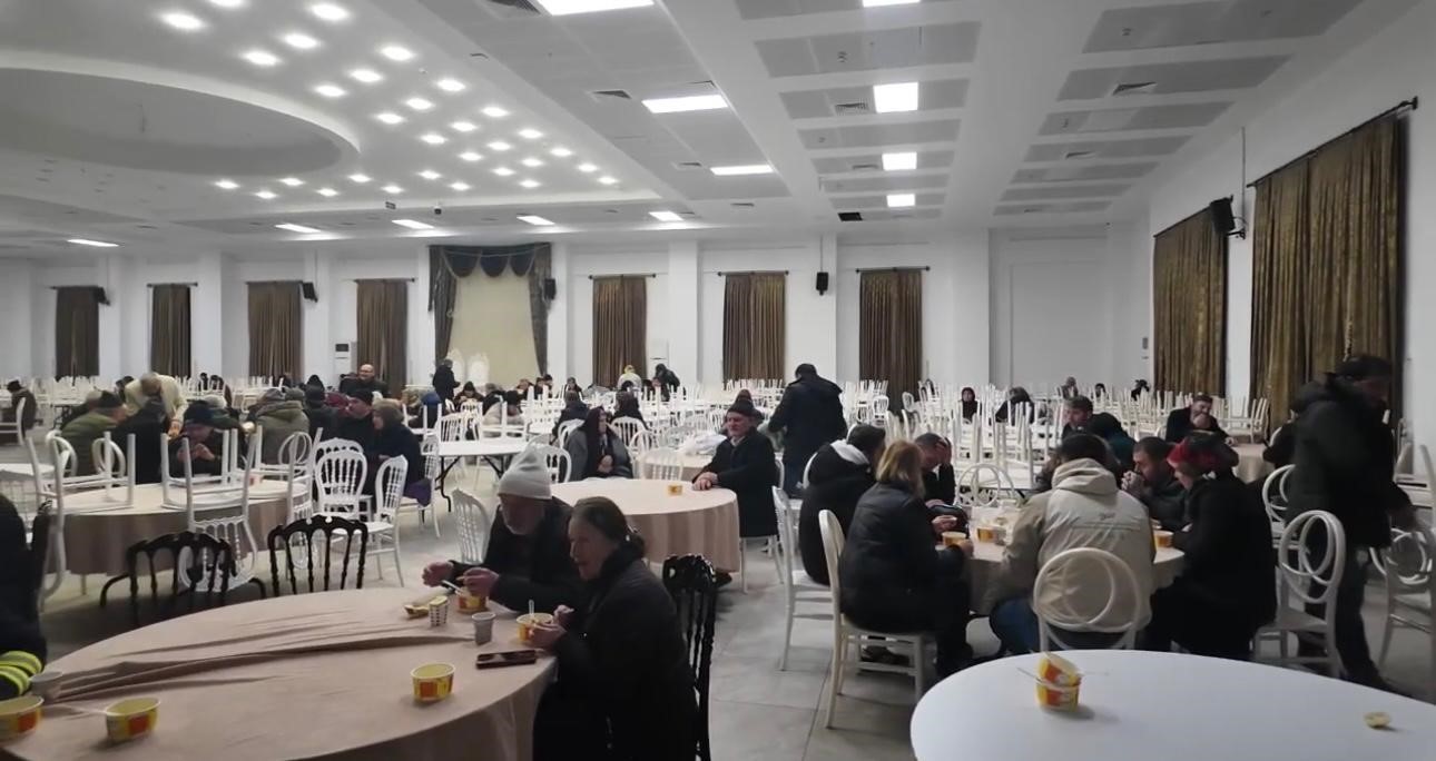 d 100 karayolunda kar cilesi araclar mahsur kaldi 1 7ByBOs8s